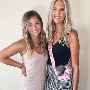 Meet your Posher, Caitlin